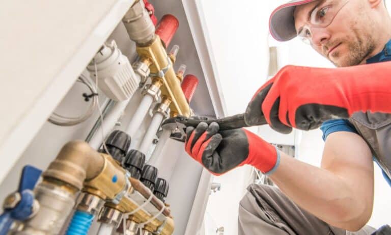 4 Tips for Finding a Plumber for Long-Term Projects