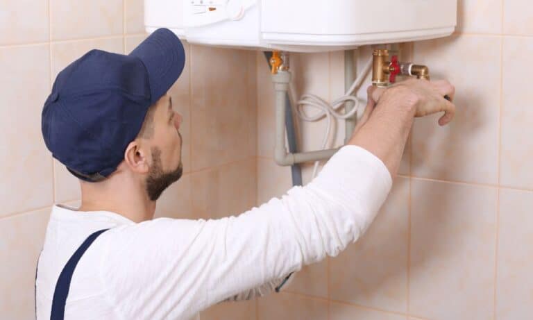 4 Signs Your Water Heater Is the Problem