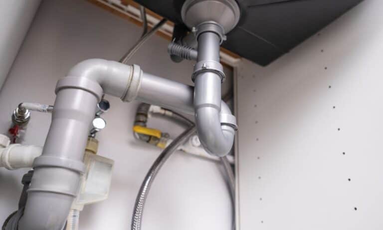 Why Hiring a Regulation-Compliant Plumber Is Important