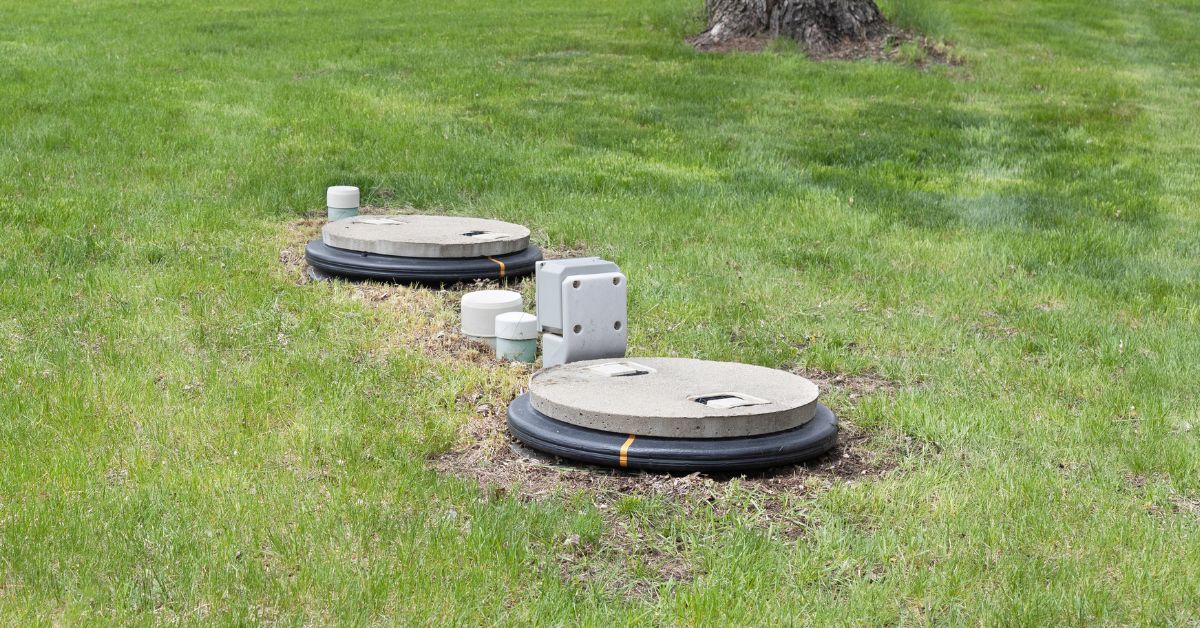 How Septic Tank Plumbers Solve Complex Clogs